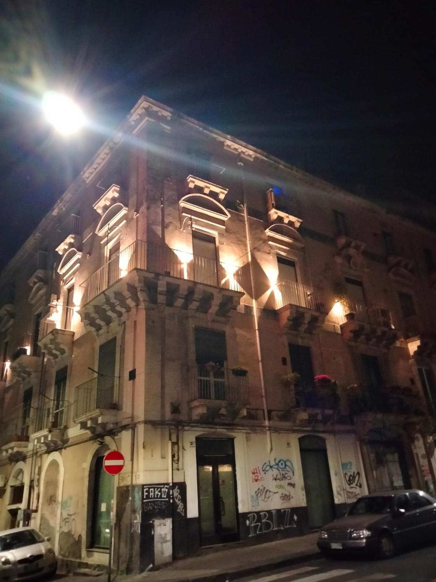 Etna Timeo Central Apartment In Baroque Building คาตาเนีย ภายนอก รูปภาพ