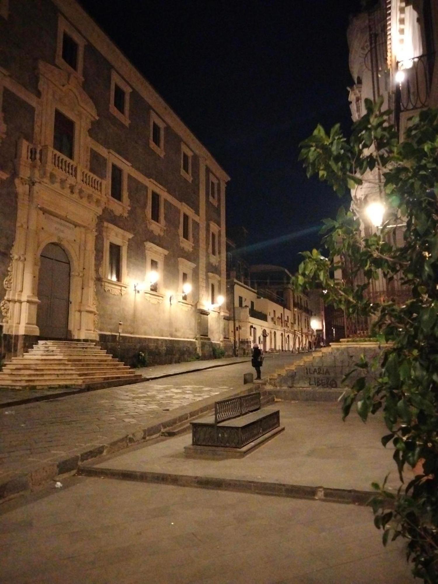 Etna Timeo Central Apartment In Baroque Building คาตาเนีย ภายนอก รูปภาพ