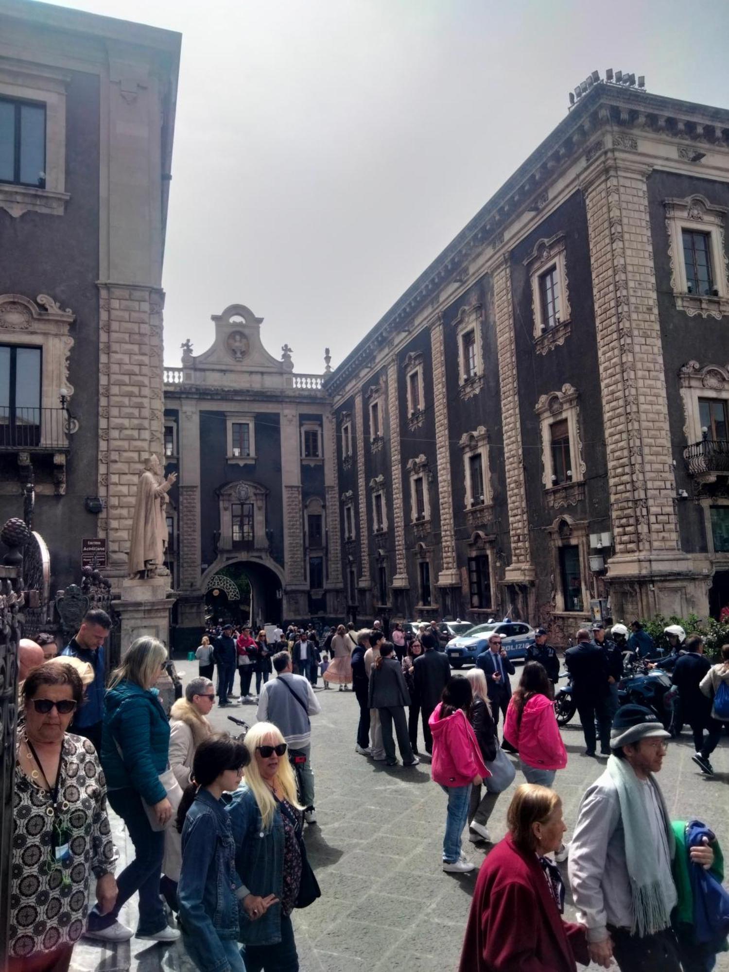 Etna Timeo Central Apartment In Baroque Building คาตาเนีย ภายนอก รูปภาพ